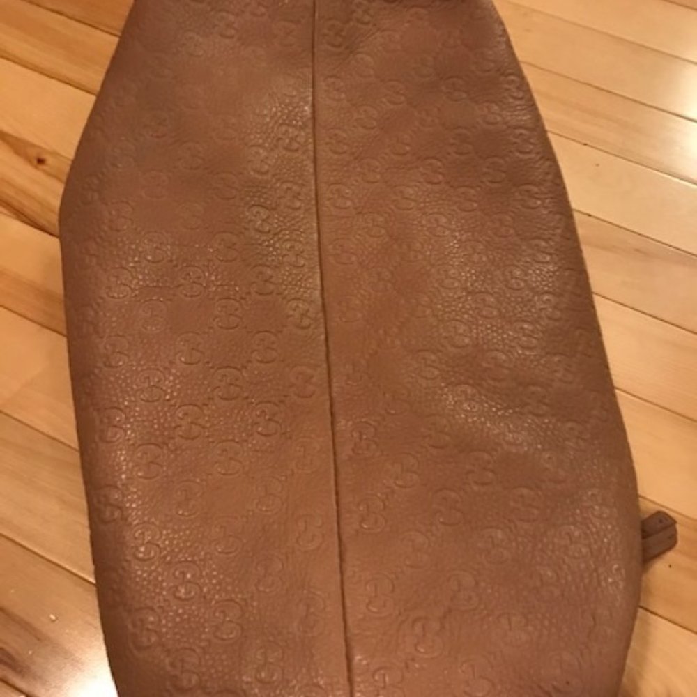 Authentic Gucci Leather Handbag - Picture 6 of 7